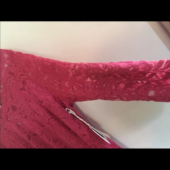 Jessica Simpson lace Maternity dress - Picture 3 of 3